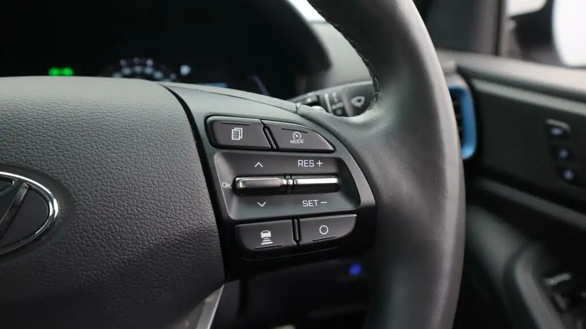 2019-hyundai-ioniq-16-gdi-premium-se-hybrid-big-25
