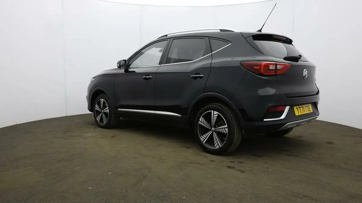 2021-mg-zs-suv-e-exclusive-ev-big-4