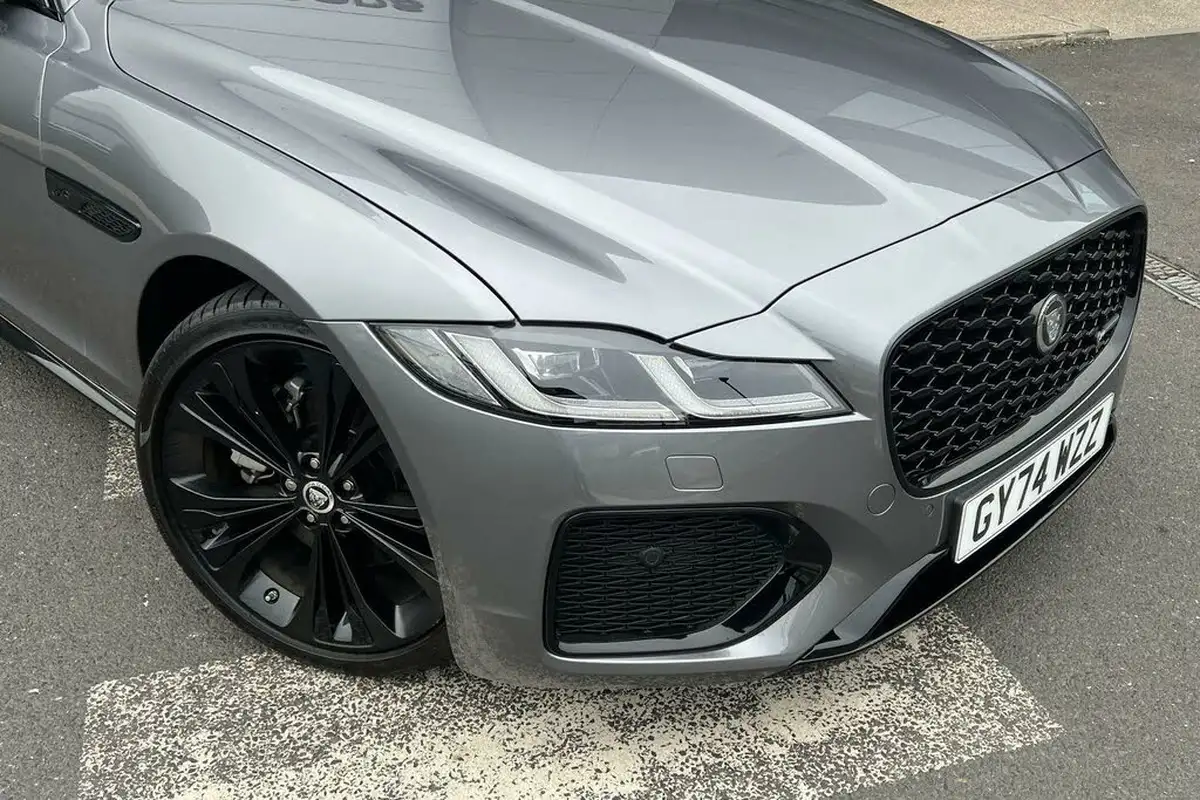 2024-jaguar-xf-20-d200-r-dynamic-hse-black-saloon-4d-big-13
