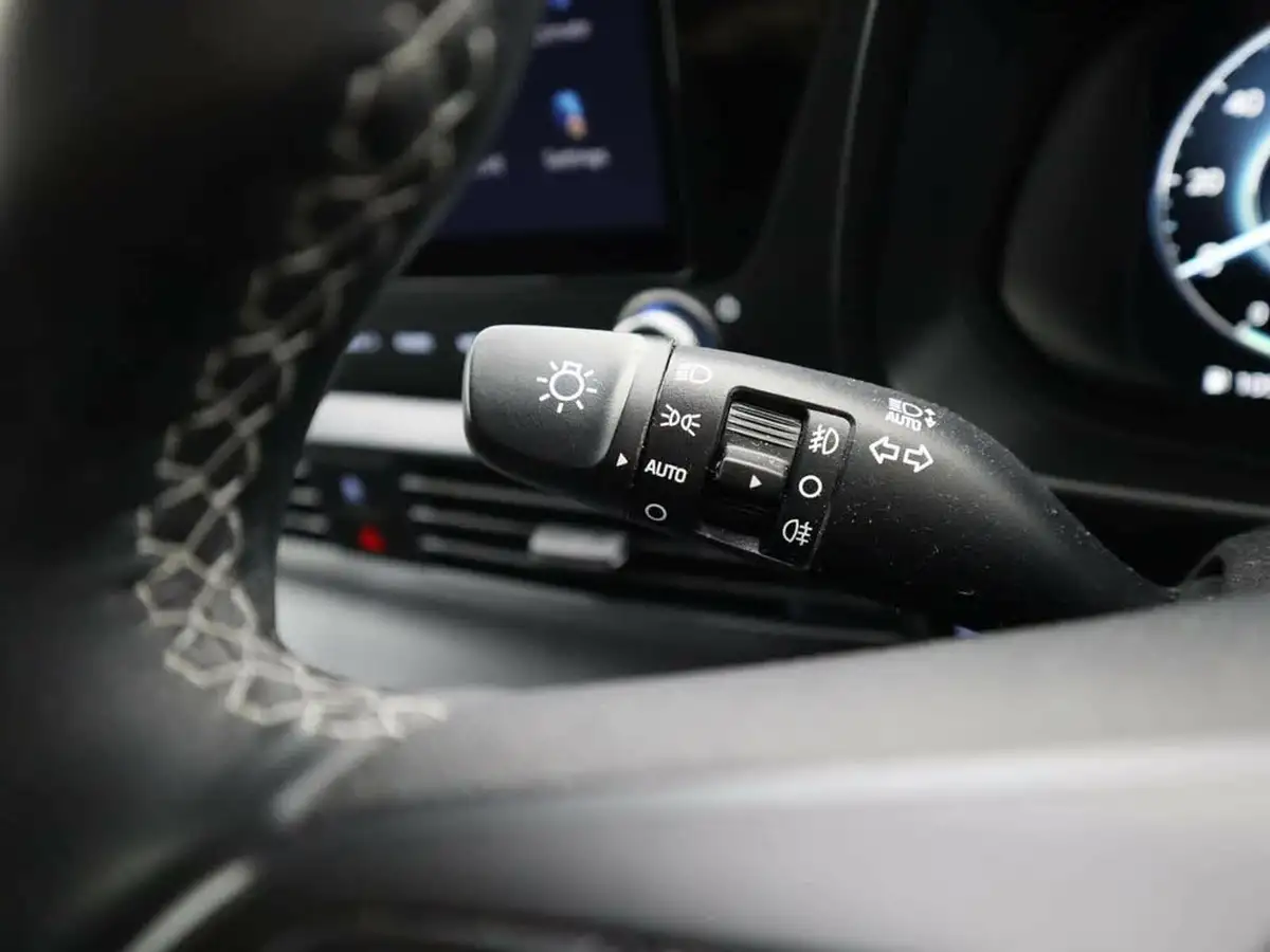 2023-hyundai-i20-10-t-gdi-ultimate-48-volt-hybrid-dct-big-30