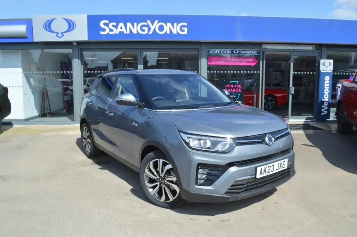 2023-kgm-ssangyong-tivoli-15-ultimate-auto-big-3