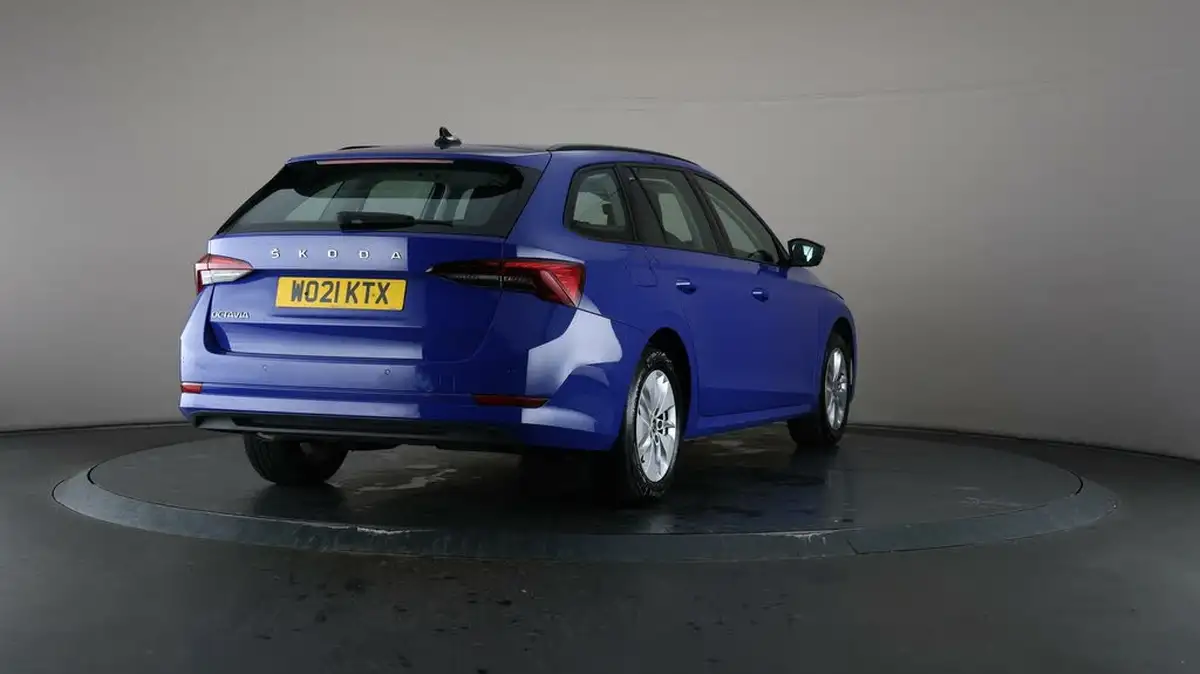 2021-skoda-octavia-20tdi-se-technology-115ps-scr-estate-big-68