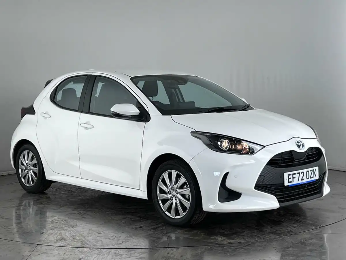 2023-toyota-yaris-15-vvt-i-icon-big-0