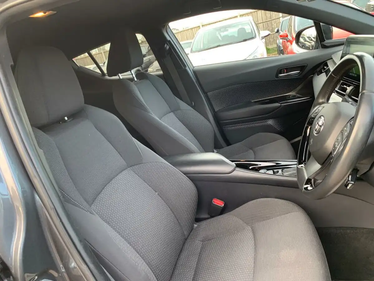 2019-toyota-c-hr-18-vvt-i-dynamic-big-28