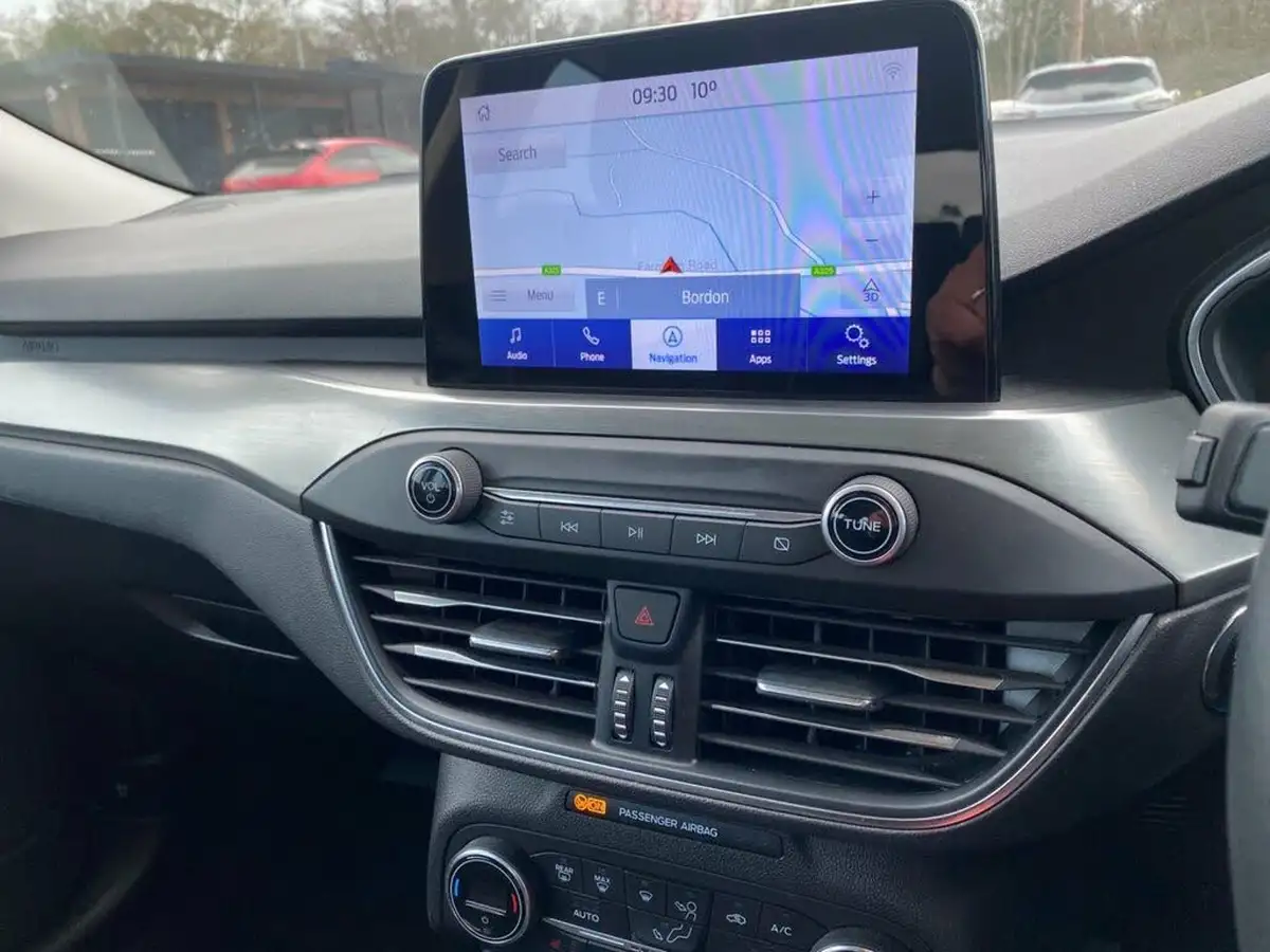 2019-ford-focus-10t-titanium-hatchback-big-47