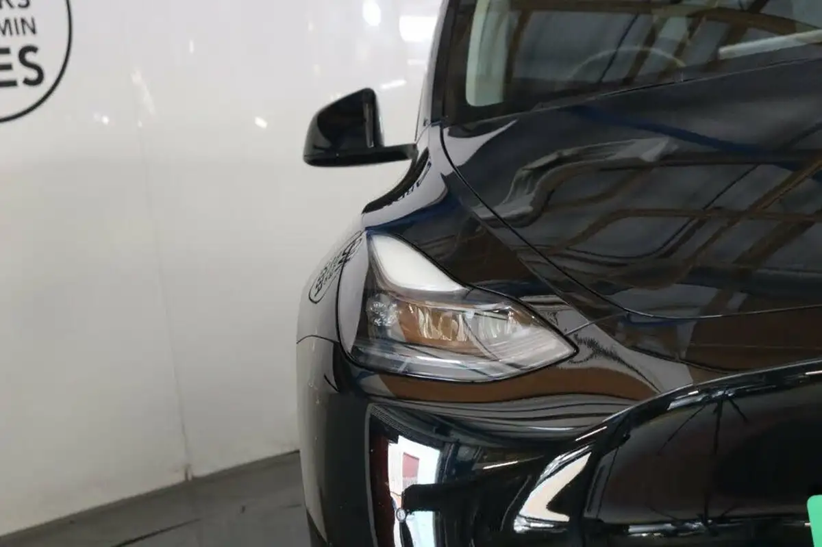 2022-tesla-model-y-e-long-range-big-11
