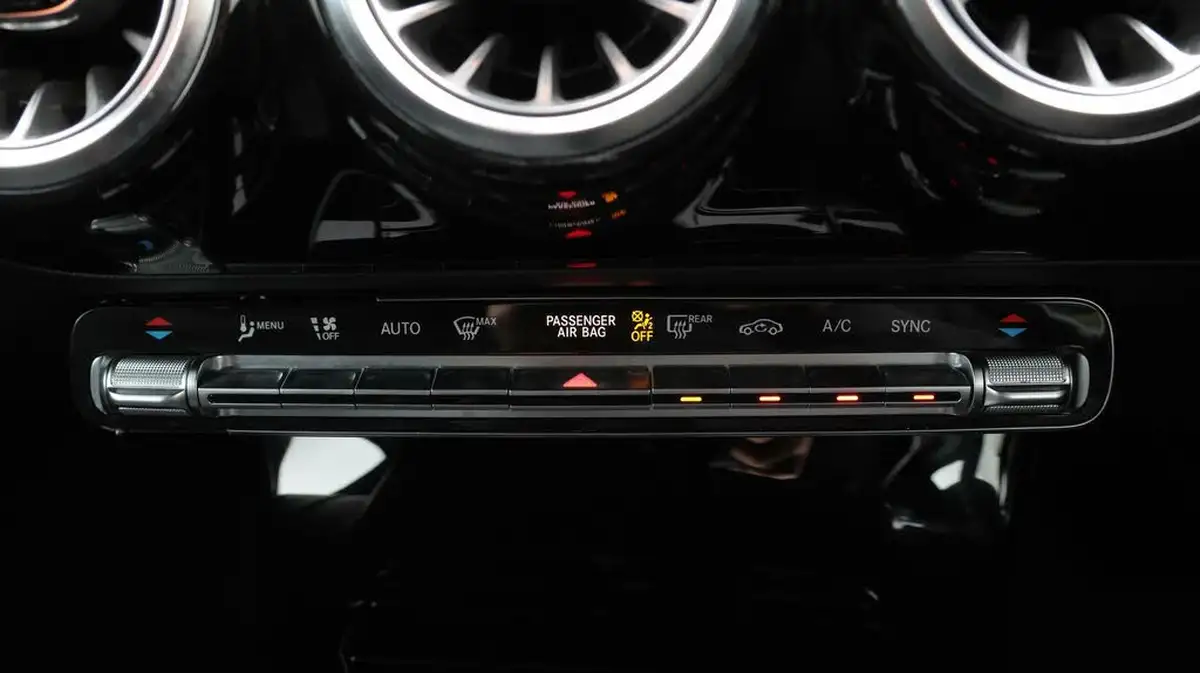 2022-mercedes-benz-a-class-13-a200-amg-line-premium-edition-hatchback-5d-7g-dct-big-12
