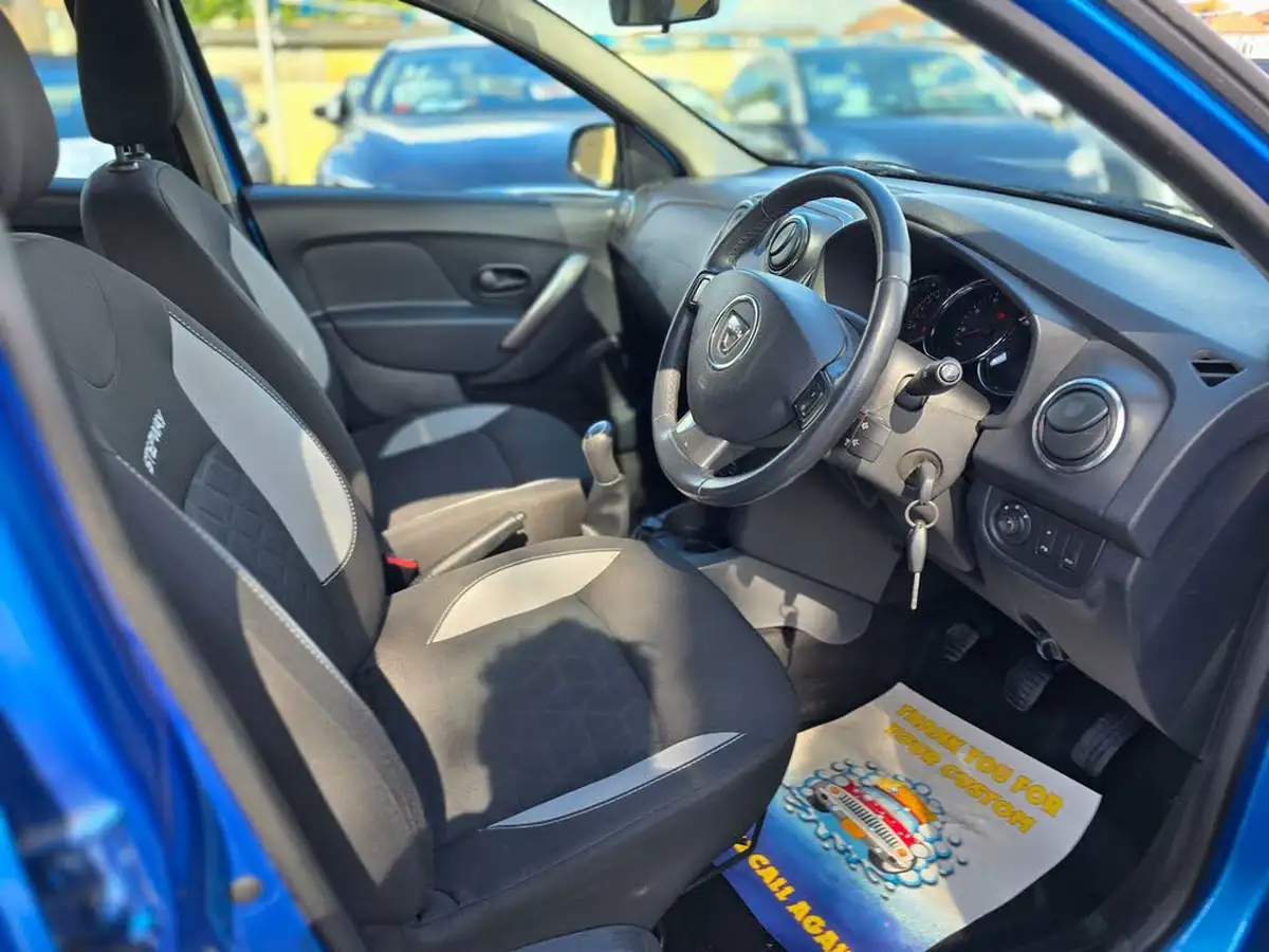 2014-dacia-sandero-stepway-09-laureate-big-45