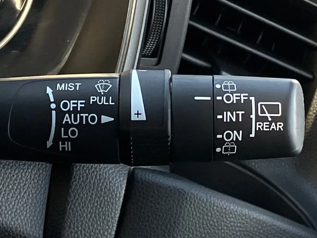 2019-honda-jazz-15-i-vtec-sport-cvt-big-37