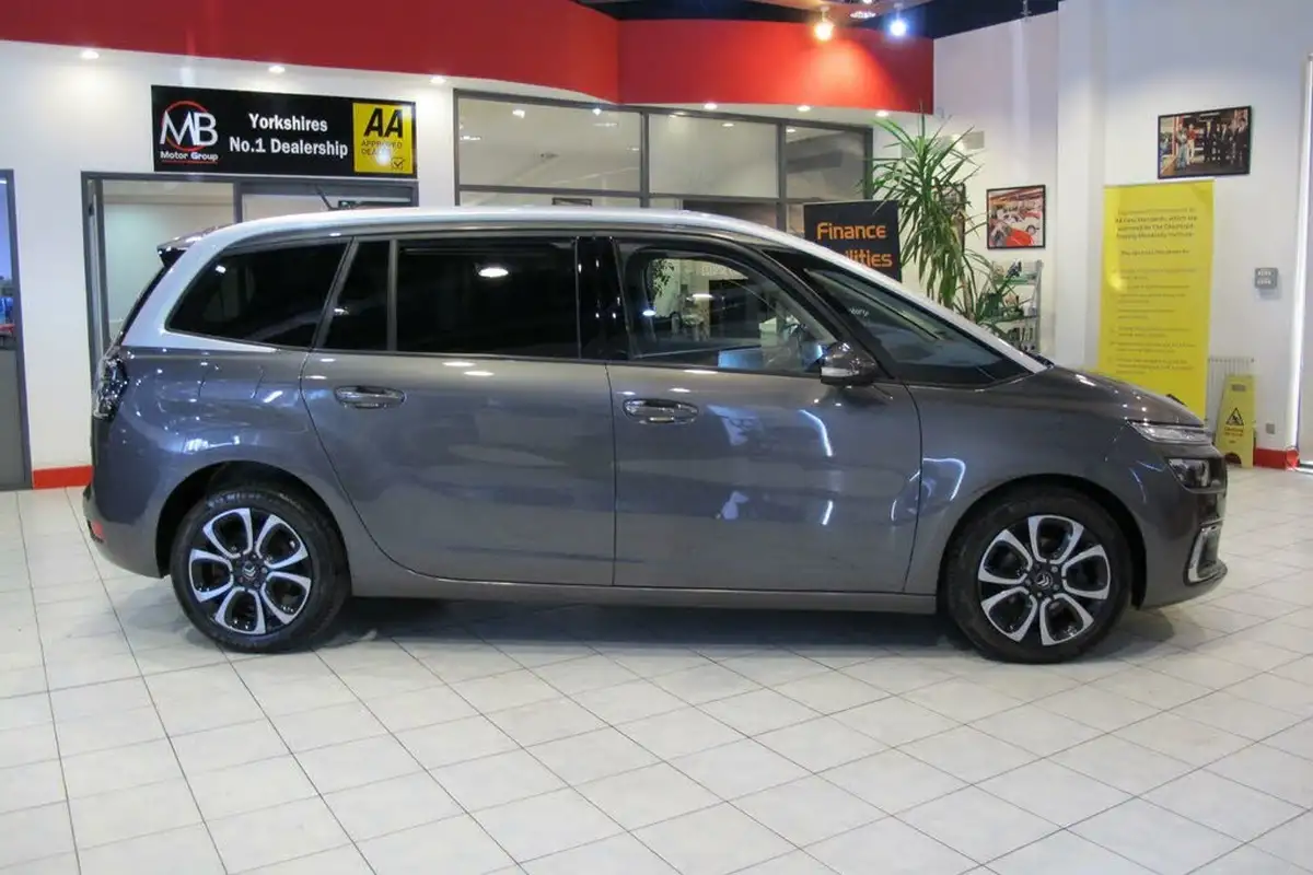 2019-citroen-grand-c4-spacetourer-12-puretech-flair-big-2