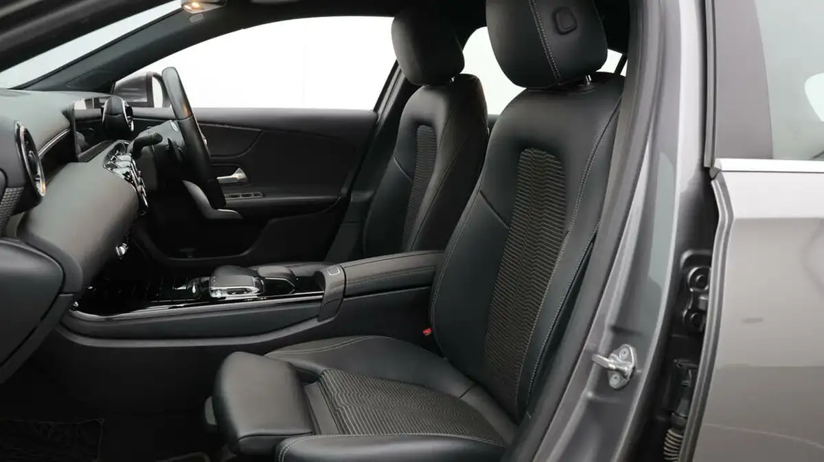 2019-mercedes-benz-a-class-15d-a180d-sport-executive-hatchback-5d-7g-dct-big-14