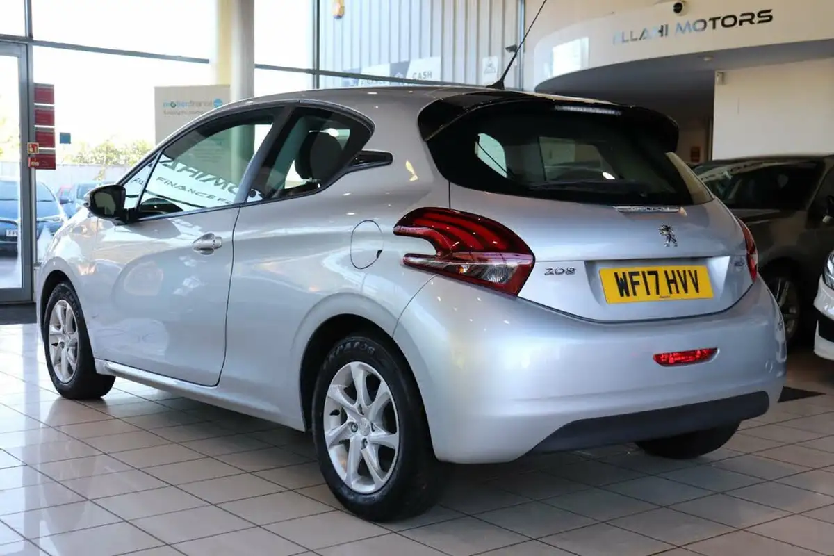 2017-peugeot-208-12-puretech-active-82bhp-ss-3d-etg5-big-5