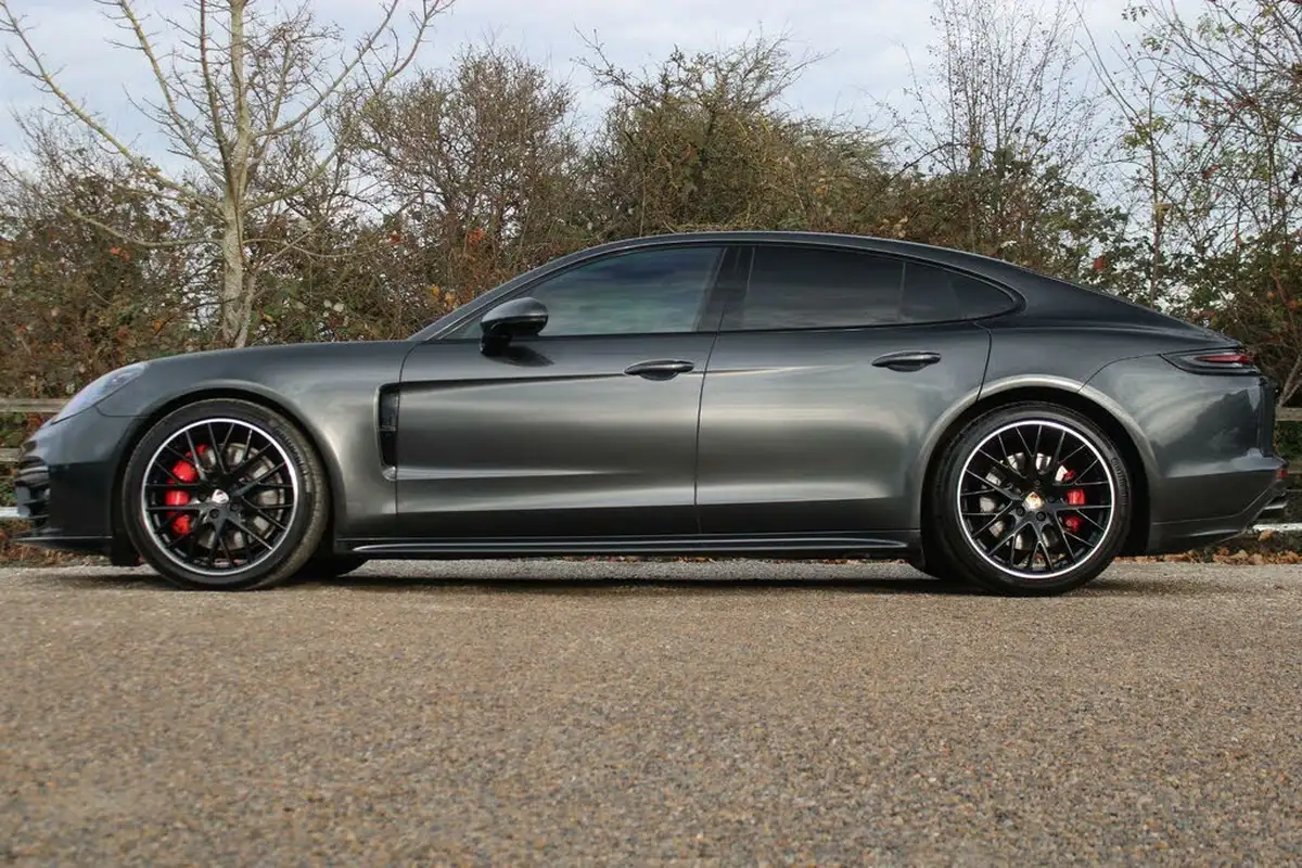 2019-porsche-panamera-40-v8-gts-hatchback-big-17