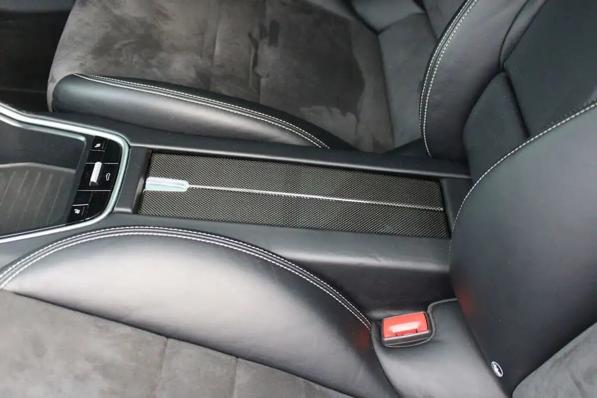 2019-porsche-panamera-40-v8-gts-hatchback-big-41
