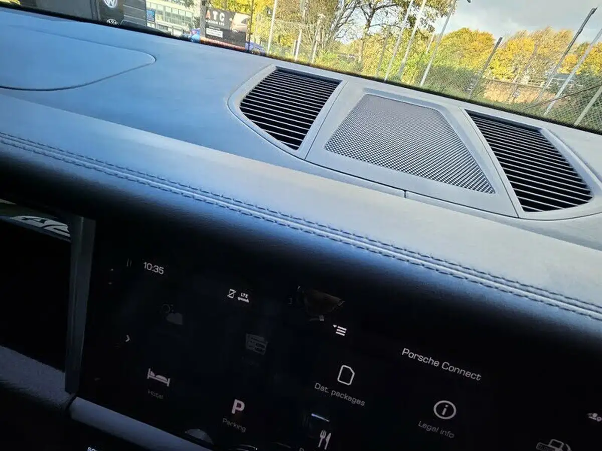 2020-porsche-macan-30-v6-s-big-11