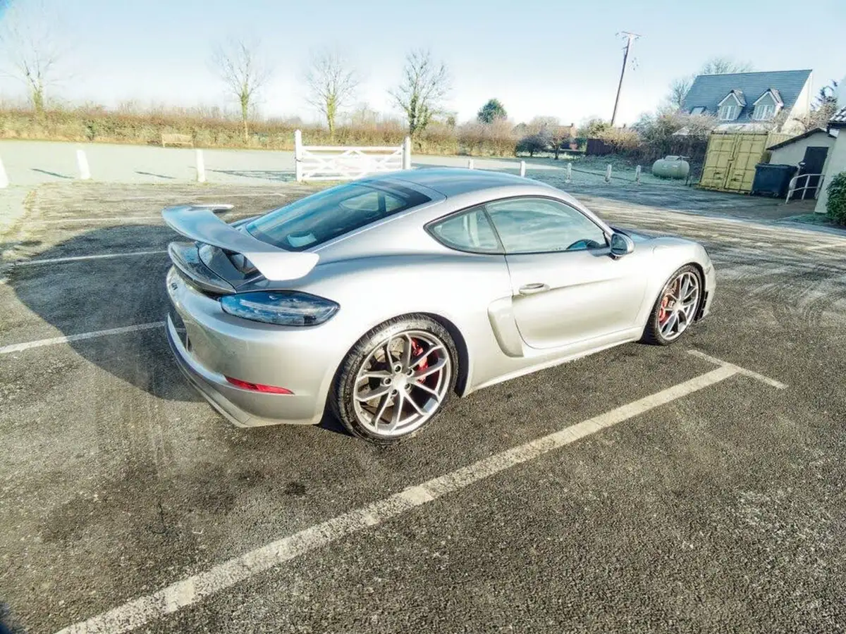 2023-porsche-cayman-718-40-cayman-gt4-pdk-big-21
