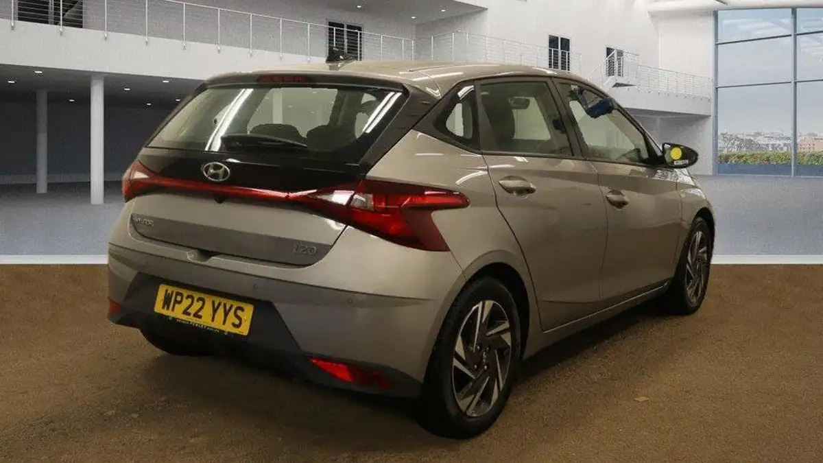 2022-hyundai-i20-10-t-gdi-se-connect-eclutch-imt-big-3