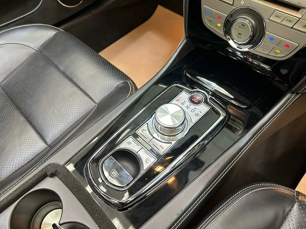 2010-jaguar-xk-50-portfolio-convertible-big-12