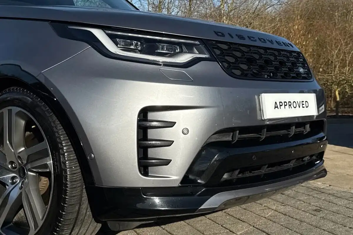 2023-land-rover-discovery-30-d300-dynamic-hse-big-24
