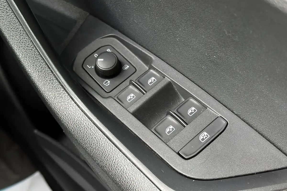 2018-skoda-karoq-10-tsi-se-ss-big-29