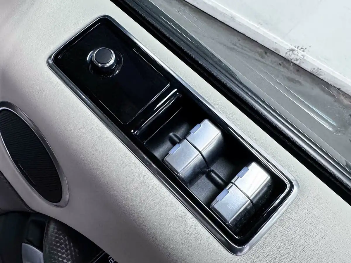 2021-land-rover-range-rover-sport-30-d350-hst-big-23