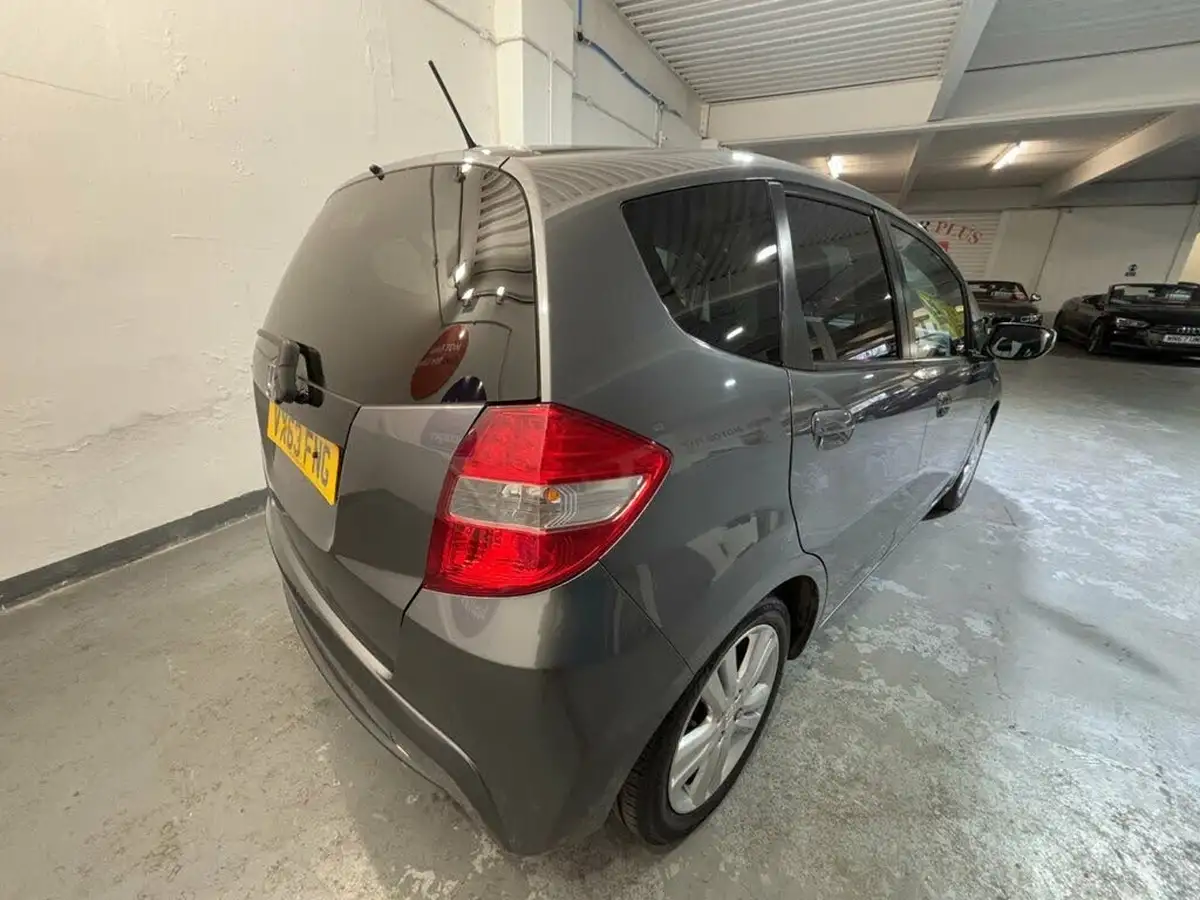 2013-honda-jazz-14-es-plus-big-7