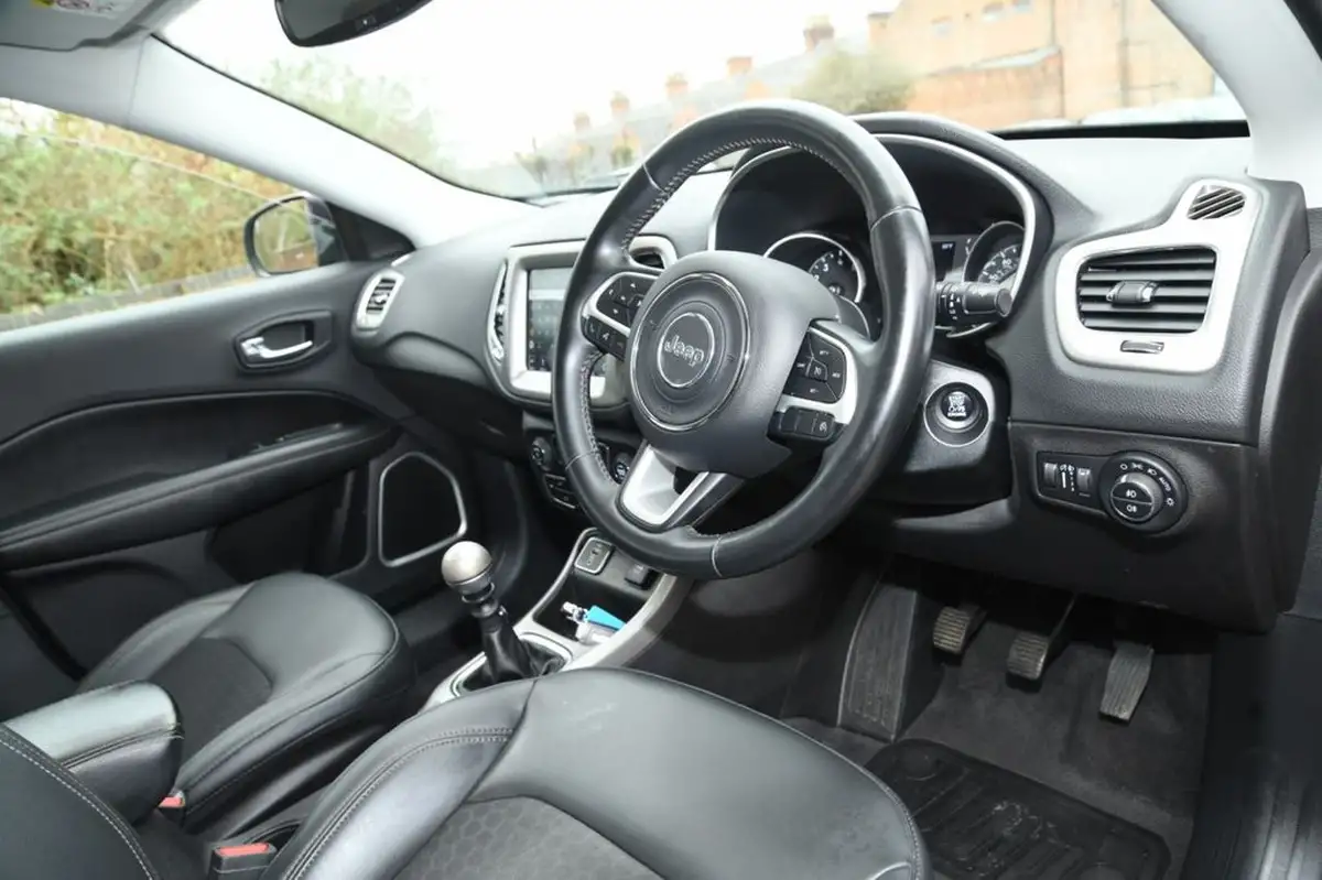 2018-jeep-compass-14-multiair-ii-longitude-big-20