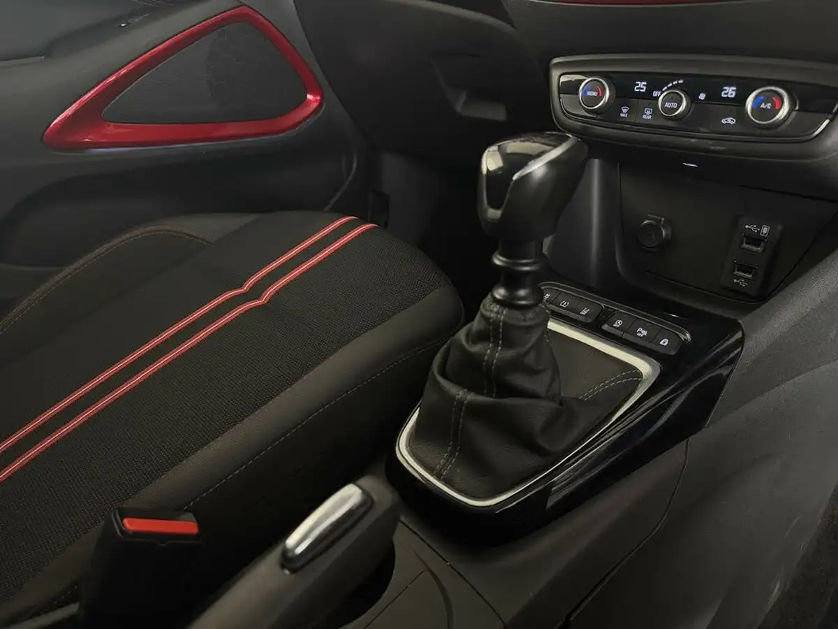 2022-vauxhall-crossland-12-gs-line-130ps-auto-big-33