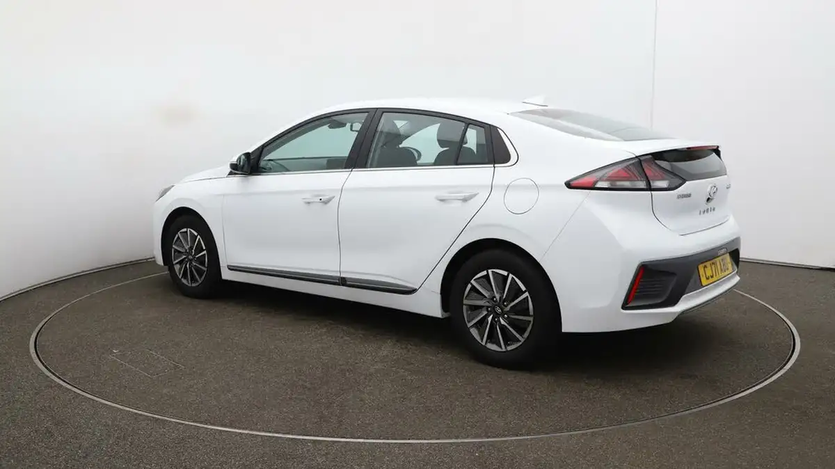 2022-hyundai-ioniq-e-premium-electric-big-27