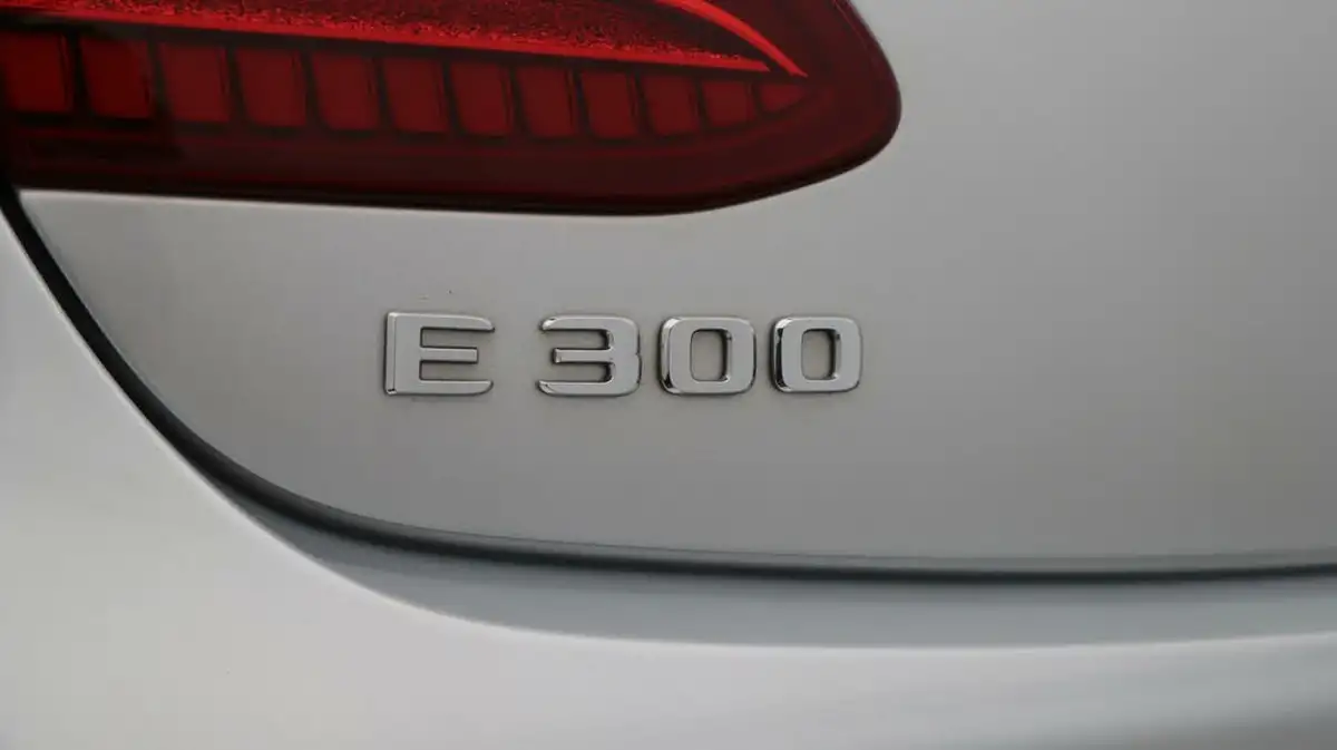 2020-mercedes-benz-e-class-20-e300-amg-line-premiumss-coupe-big-20