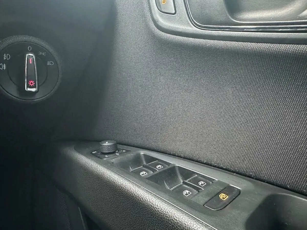 2018-seat-leon-14-tsi-fr-technology-hatchback-5d-big-14