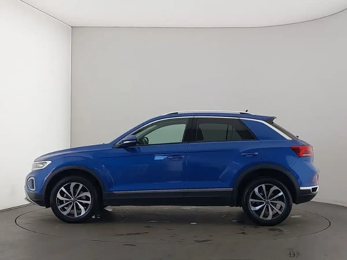 2023-volkswagen-t-roc-15-tsi-style-hatchback-5d-big-3