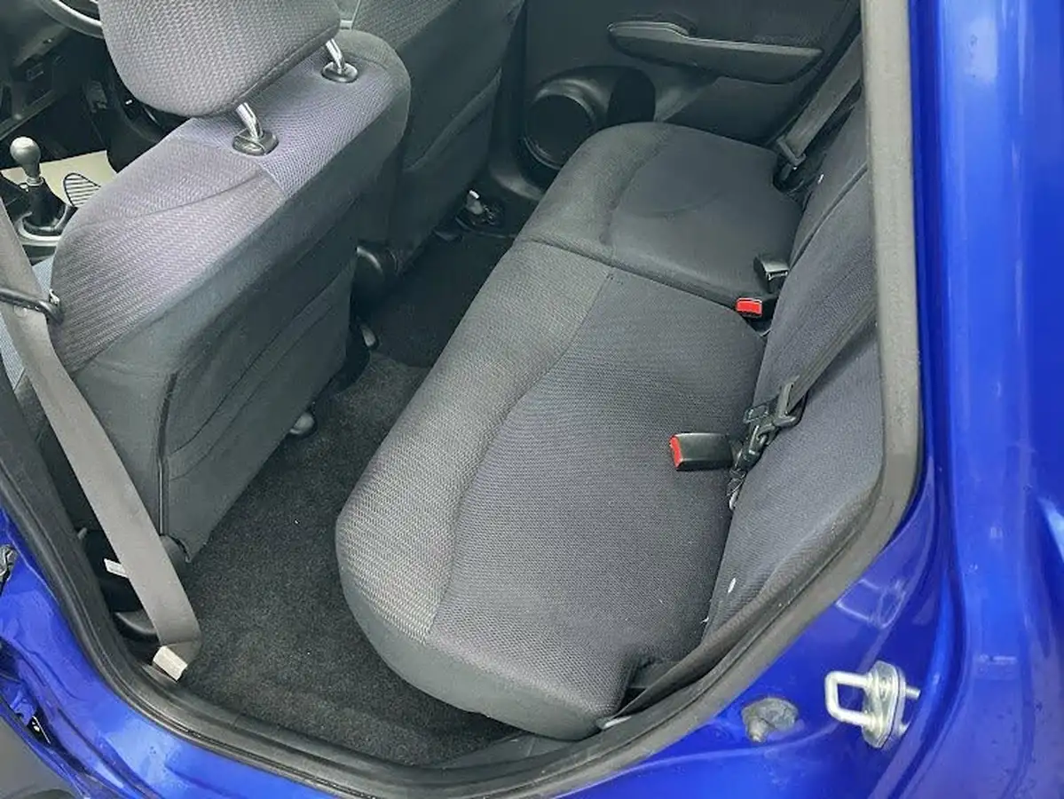 2012-honda-jazz-14-es-big-9