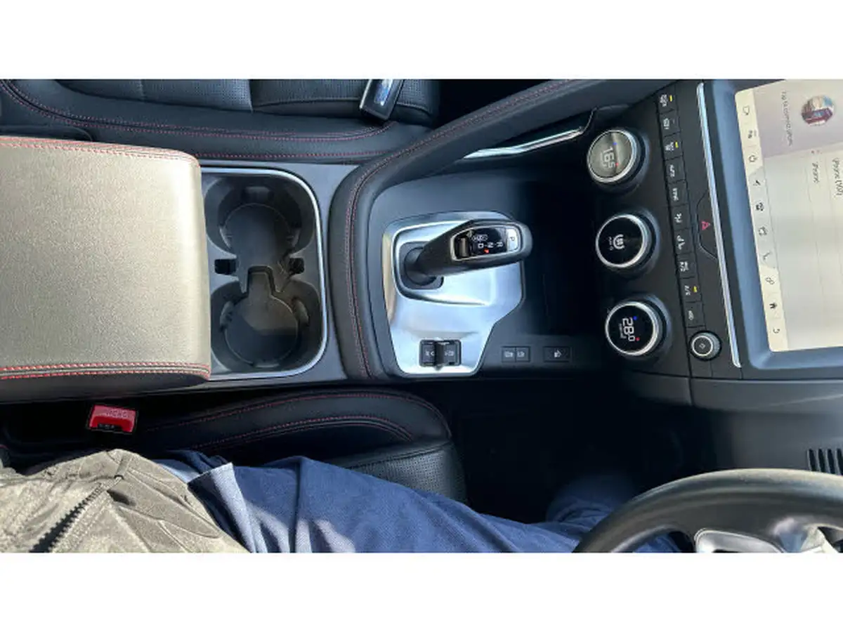 2020-jaguar-e-pace-20-i4d-chequered-flag-150ps-big-69
