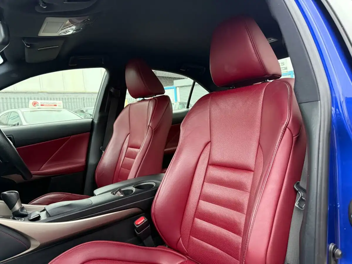 2013-lexus-is-300h-25-f-sport-big-55
