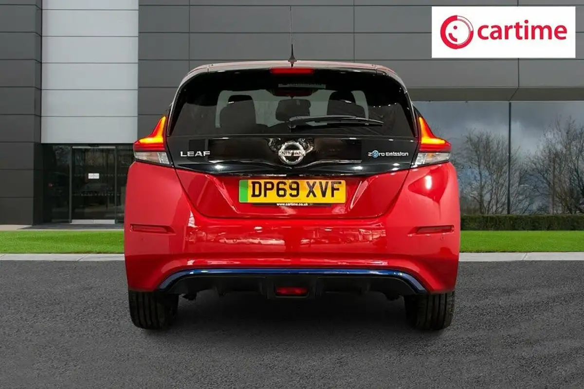 2019-nissan-leaf-e-e-tekna-big-3