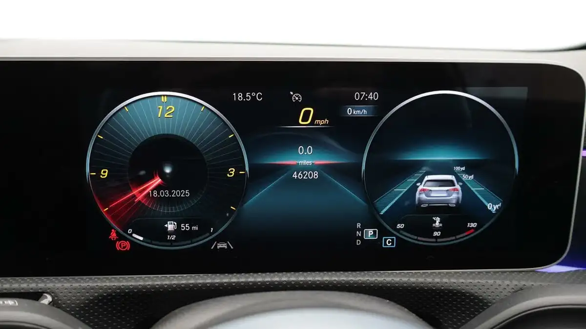 2019-mercedes-benz-a-class-15d-a180d-amg-line-premium-saloon-4d-7g-dct-big-10