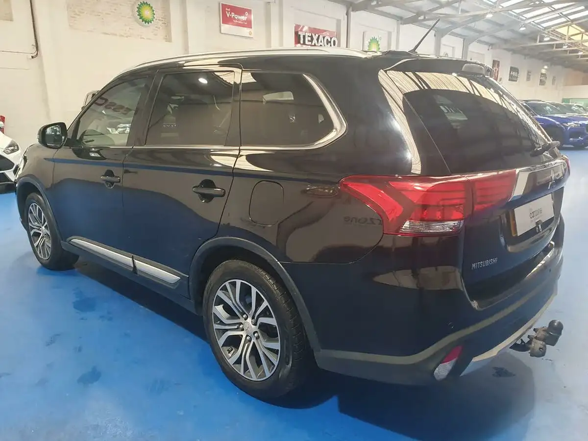2016-mitsubishi-outlander-22di-d-gx3-7st-big-4