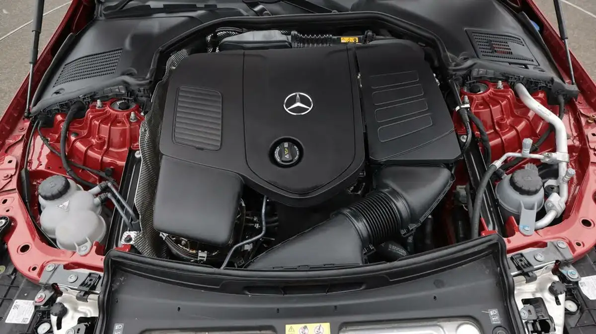 2024-mercedes-benz-c-class-20-c300-amg-line-premium-259ps-saloon-4d-1999cc-big-19