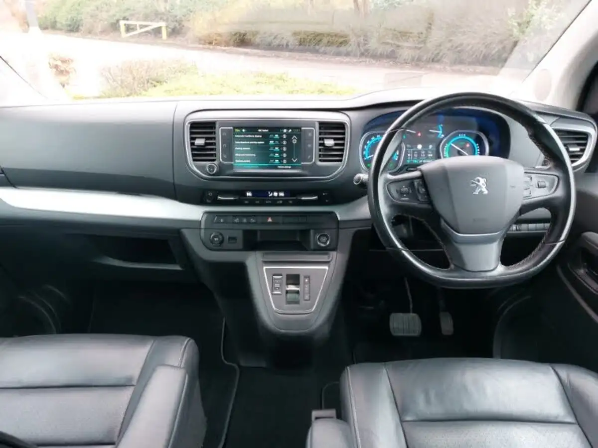 2021-peugeot-traveller-e-allure-standard-big-2