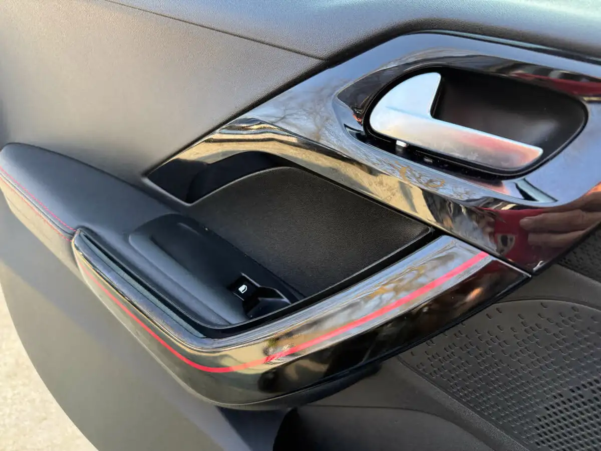 2019-peugeot-2008-suv-12-puretech-gt-line-110bhp-eat6-big-45