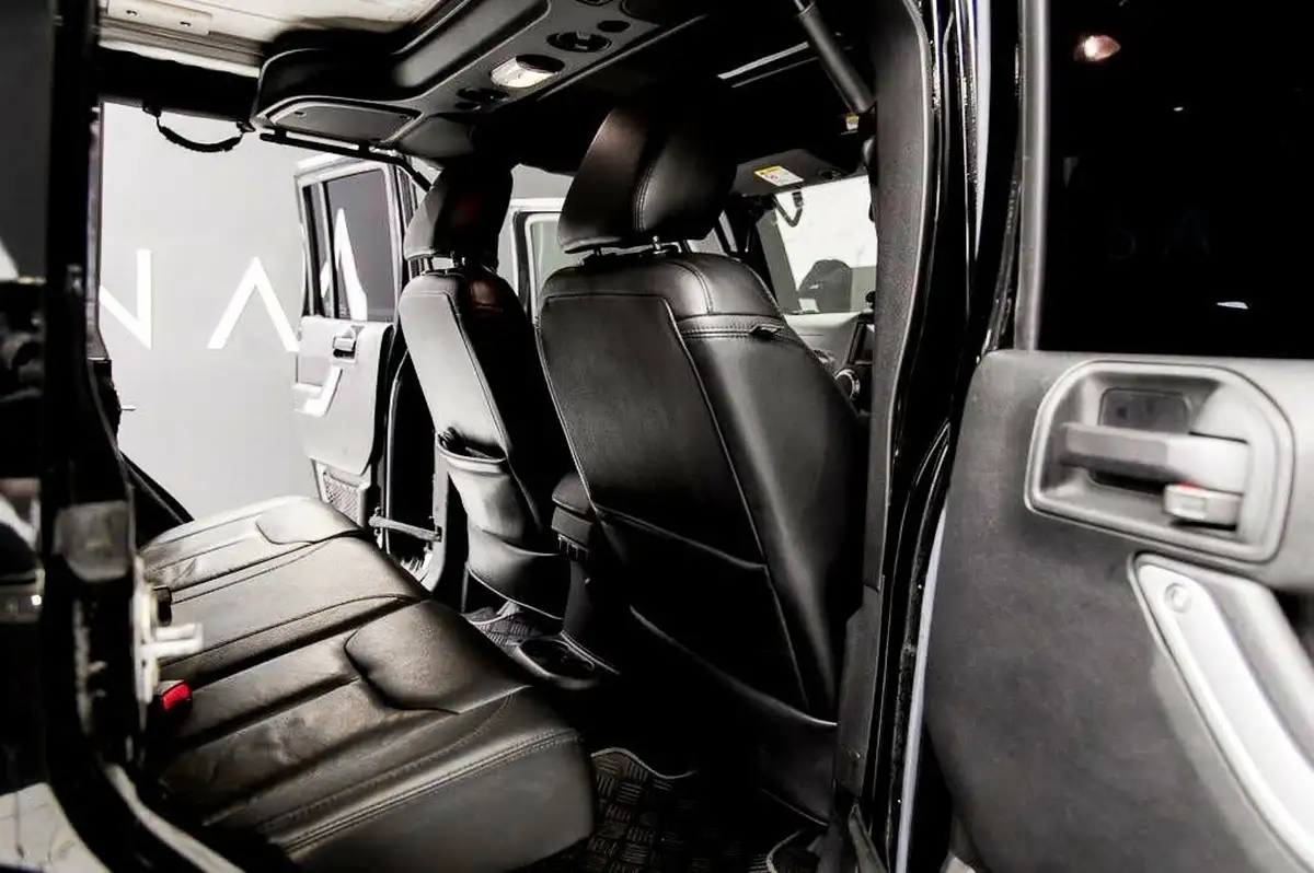 2016-jeep-wrangler-36-overland-5d-big-24