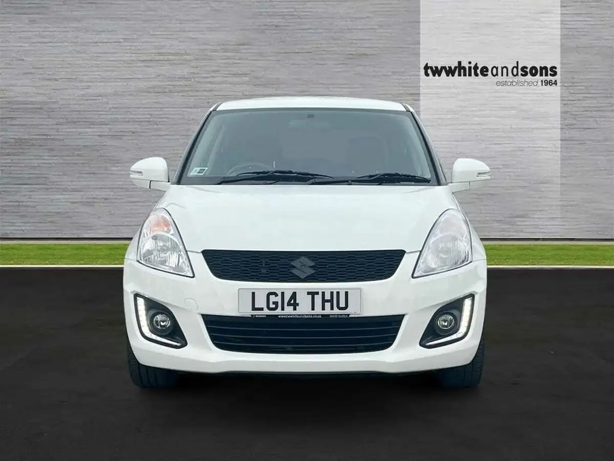 2014-suzuki-swift-12-sz4-94ps-nav-5d-at-big-1