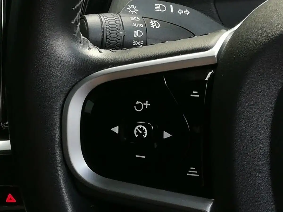 2020-volvo-v60-20-t6-inscription-big-18