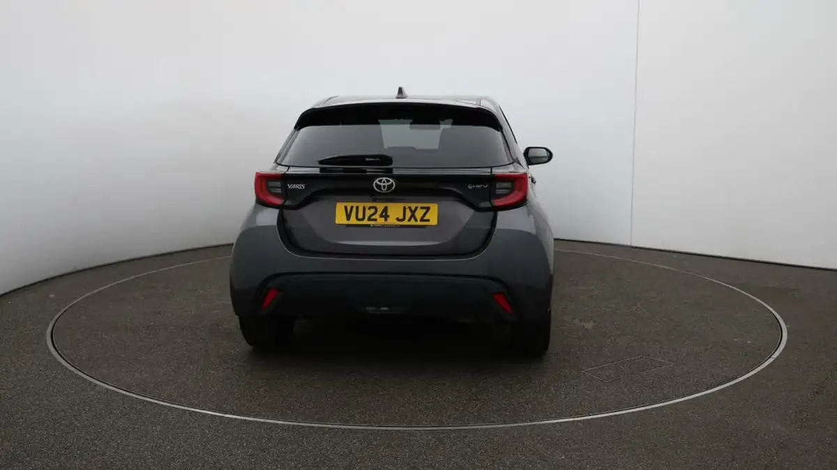 2024-toyota-yaris-15-vvt-i-design-big-6