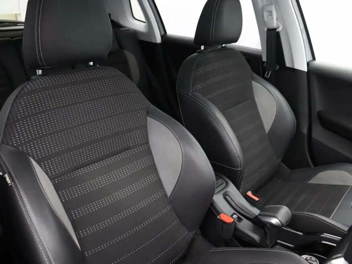2019-peugeot-2008-suv-12-puretech-allure-premium-130bhp-big-14