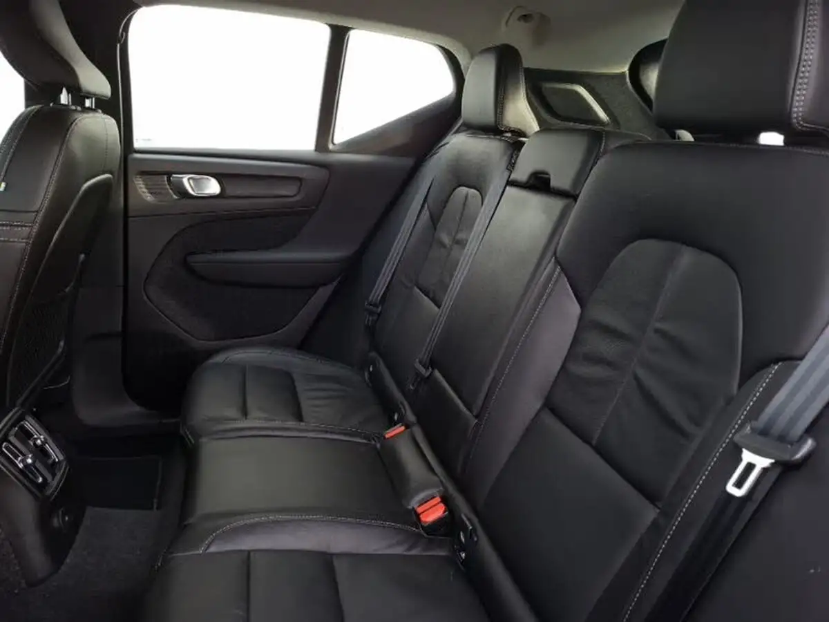 2022-volvo-xc40-15-t4-inscription-big-5