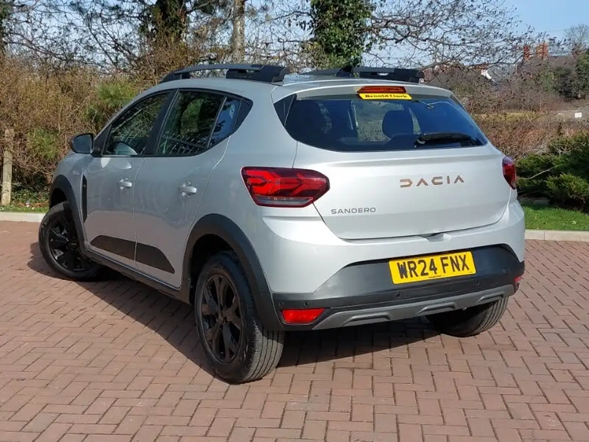 2024-dacia-sandero-stepway-10-tce-extreme-90bhp-big-1