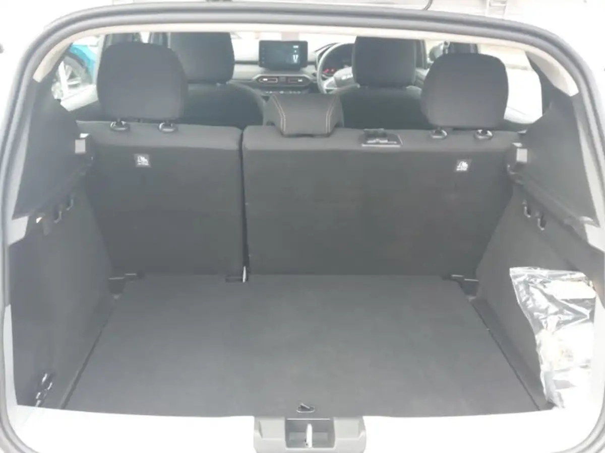 2024-dacia-sandero-stepway-10-tce-extreme-90bhp-big-7
