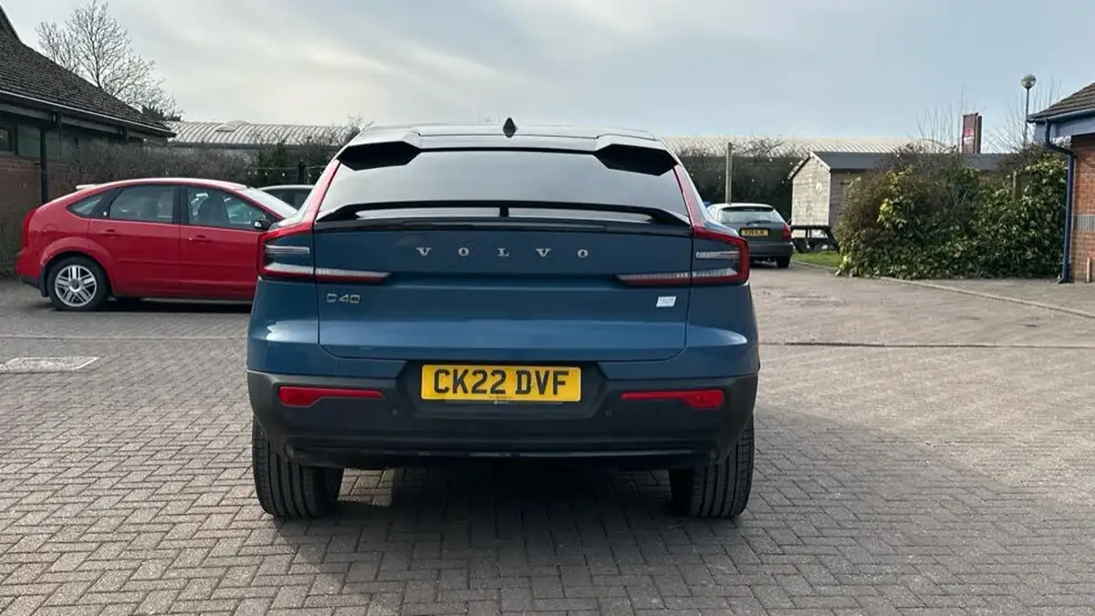2022-volvo-c40-e-twin-recharge-pro-big-12